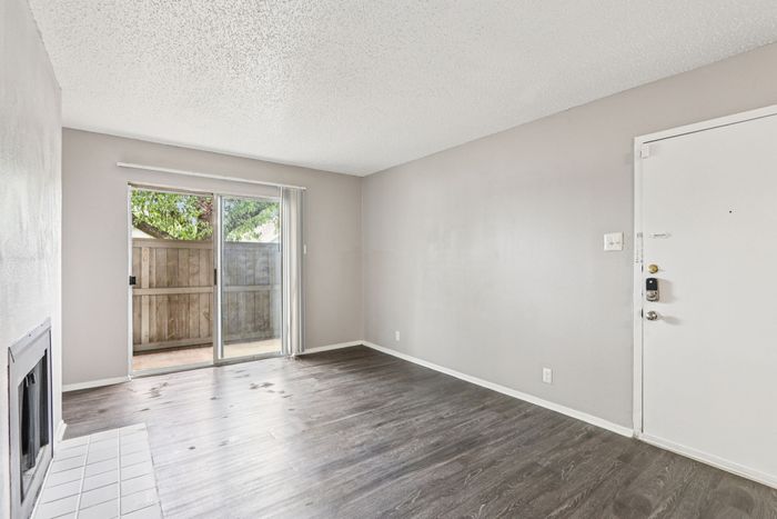 B1 - 2BD, 2BA - 920SF - Living Room
