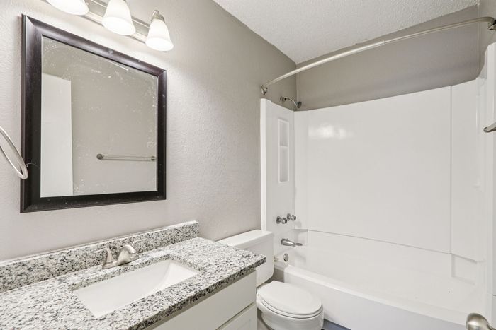 B1 - 2BD, 2BA - 920SF - Guest Bathroom