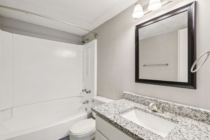B1 - 2BD, 2BA - 920SF - Master Bathroom