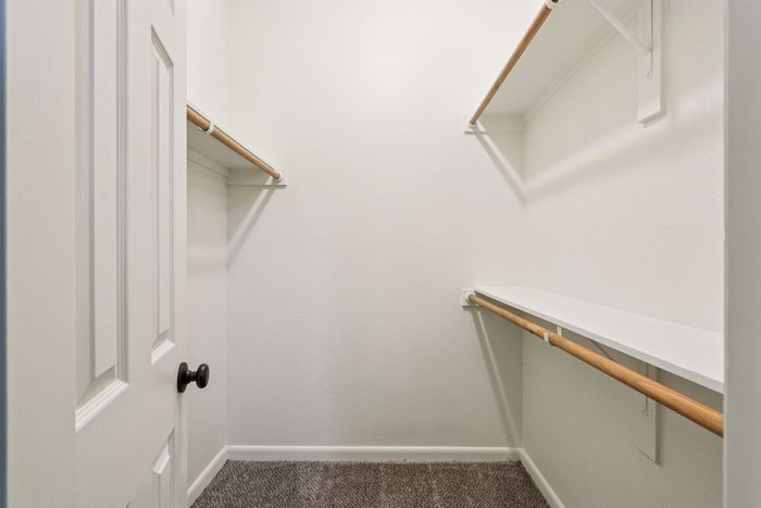 B2 - DUPLEX - 2BD, 2BA - 1054SF - Guest Bedroom Closet