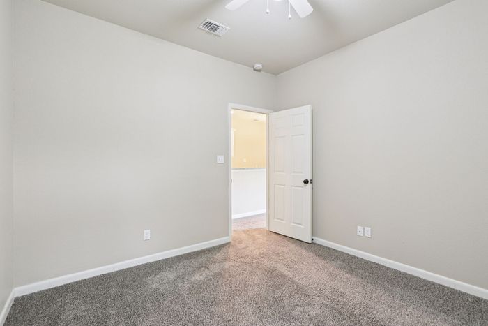 B2 - DUPLEX - 2BD, 2BA - 1054SF - Guest Bedroom