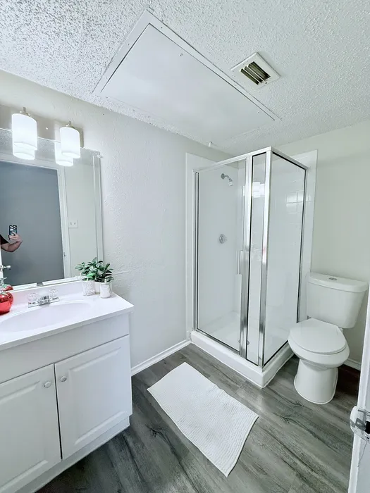 A2 bathroom with stand-up shower
