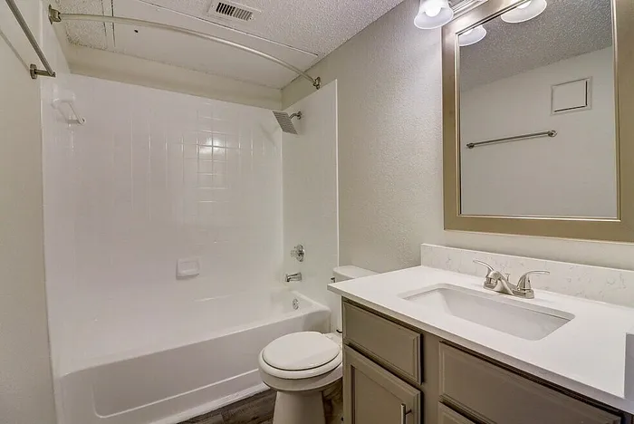 Guest bathroom inside the B1 apartment