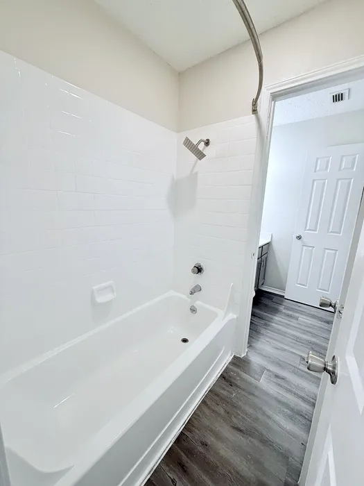 Guest bathroom inside the C1 apartment
