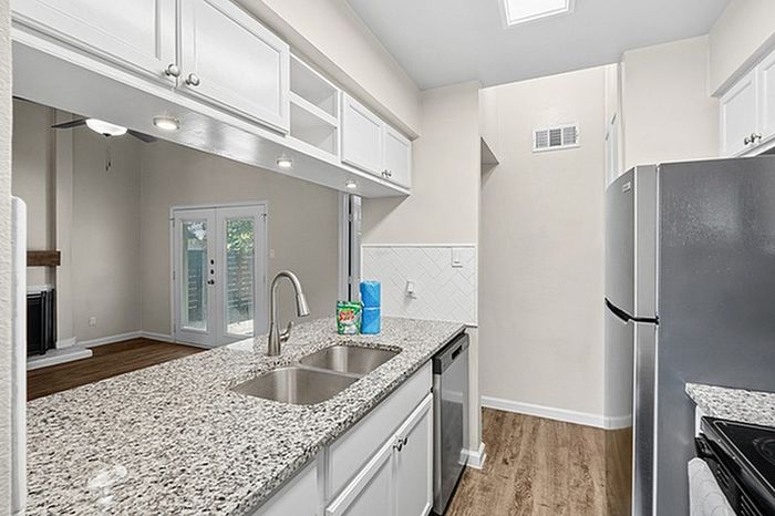 A1 - 1BD, 1BA - 650SF - Kitchen