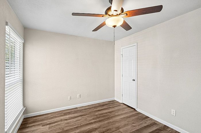 C1 - 3BD, 2BA - 1200SF - Guest Bedroom