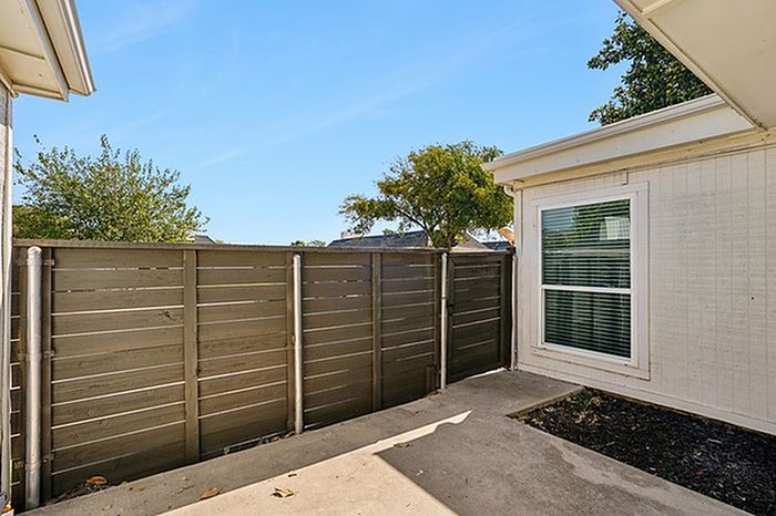 C1 - 3BD, 2BA - 1200SF - Patio