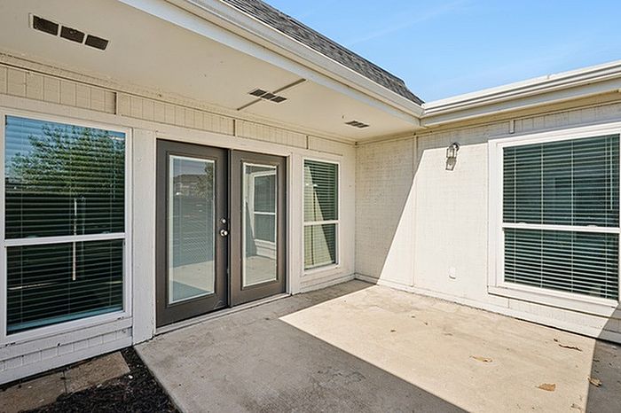 C1 - 3BD, 2BA - 1200SF - Patio