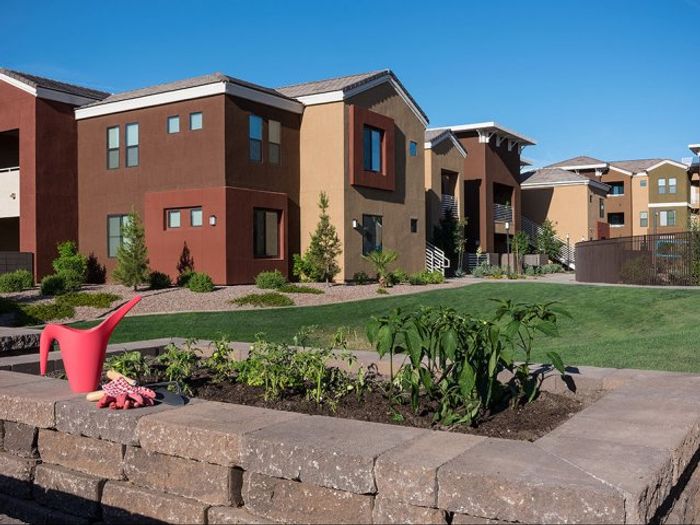 Beautifully Landscaped Grounds | Liv Northgate Apartments