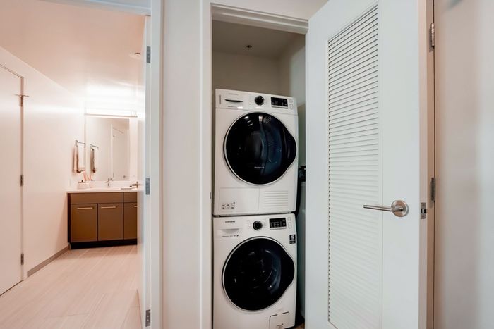 Channel House Oakland Interior Washer and Dryer
