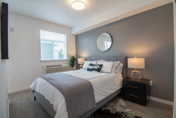 Bedroom with one window