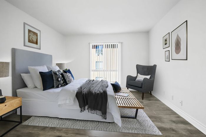 600 Olive Bedroom