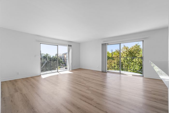 600 Olive Living Room