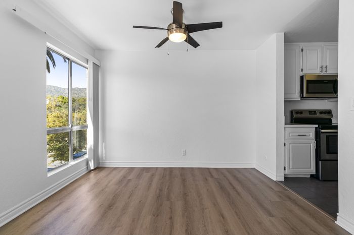 600 Olive Dining Room