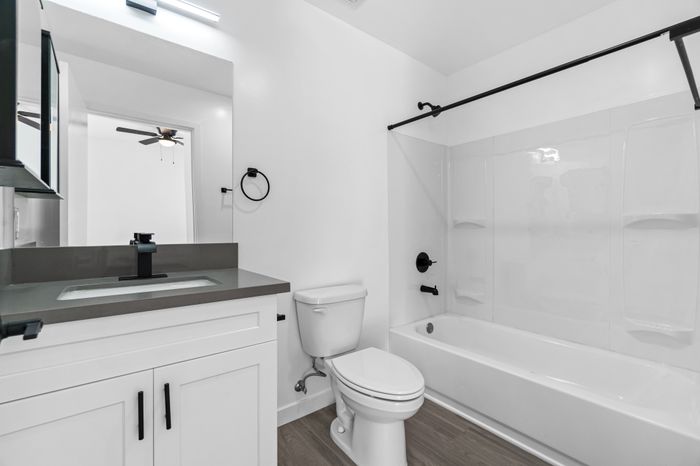 600 Olive Bathroom