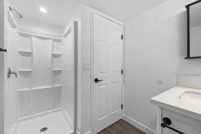 600 Olive Bathroom