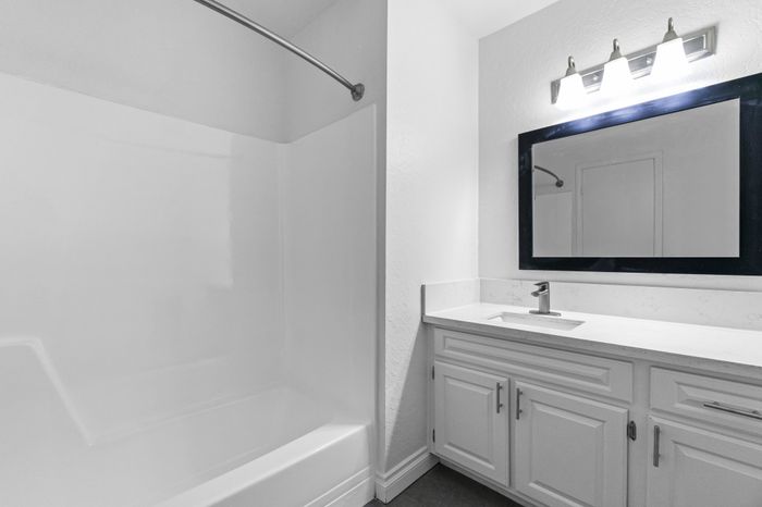 600 Olive Bathroom