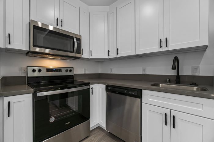 600 Olive Unit Kitchen
