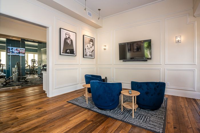 Clubhouse Seating