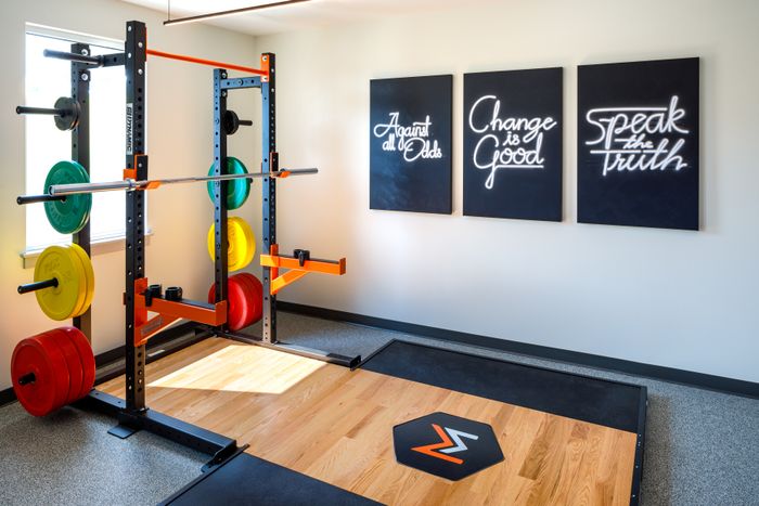 FITNESS CENTER - RACKS