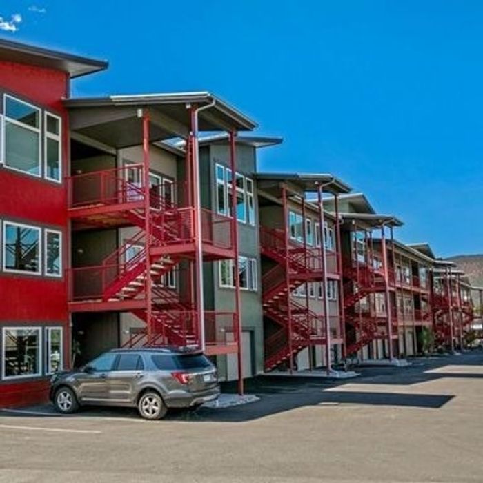 RED TABLE EXTERIOR