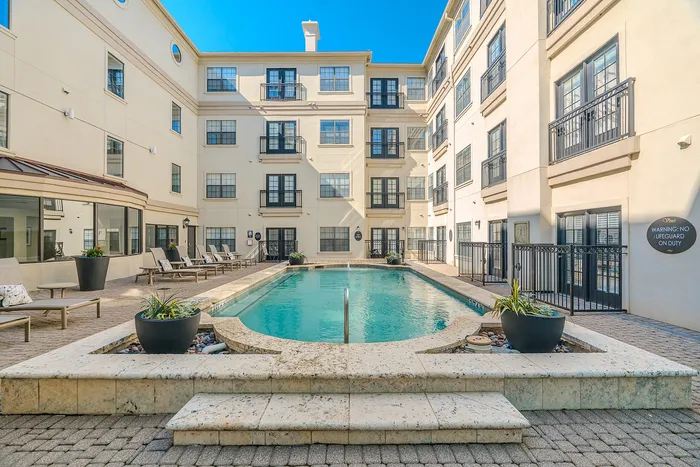 Vines at Turtle Creek- Swimming Pool