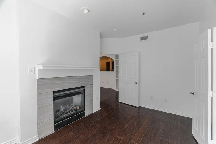 Vines at Turtle Creek - A8 Living Room