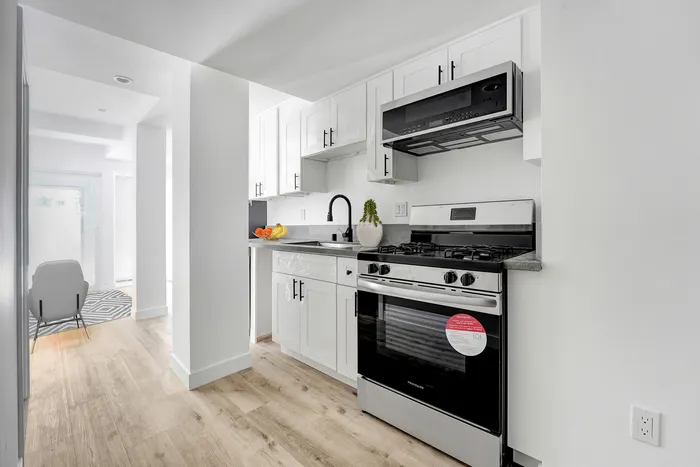 Valleywood Apartments - Studio