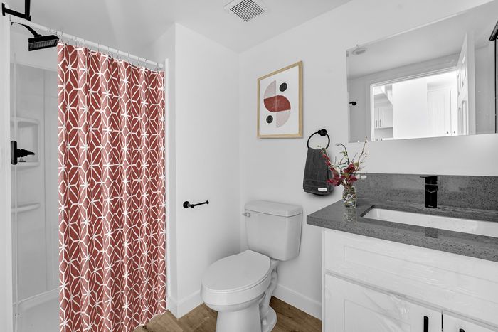 Valleywood Apartments - Studio