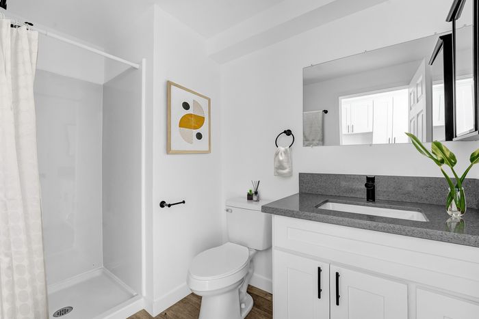 Valleywood Apartments - Studio