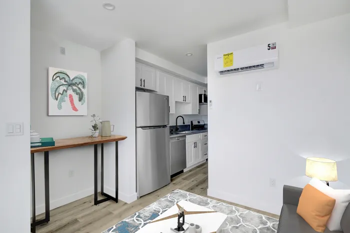 Valleywood Apartments - Studio