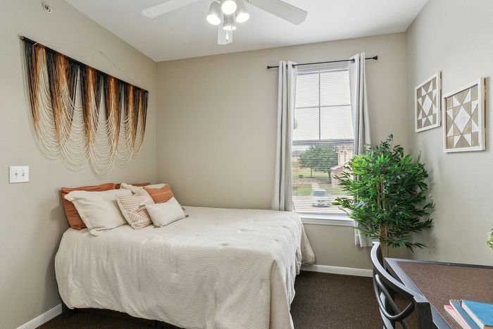 4BR/4BA Townhome Standard Bedroom