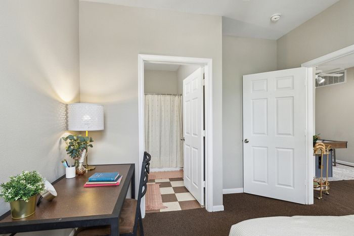 4BR/4BA Townhome Standard Upstairs Bedroom