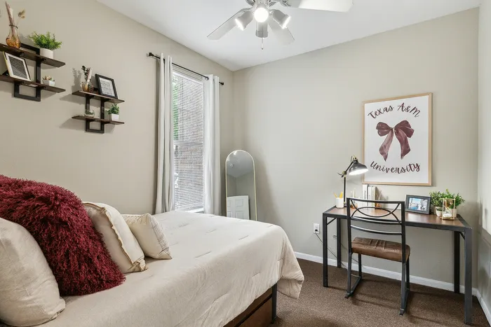 4BR/4BA Townhome Standard Bedroom