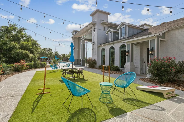 Outdoor Entertainment Area - Poolside