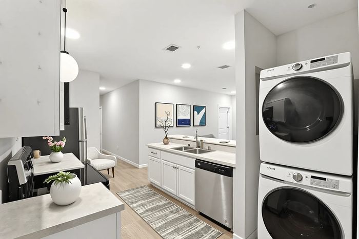 4x4 Kitchen & Living Area