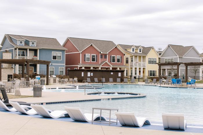 Poolside Cottages