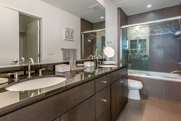 model unit bathroom west 6th tempe
