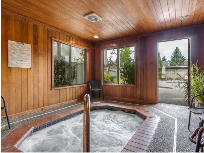 Inviting jacuzzi at Canyon Springs in Lynnwood, Washington