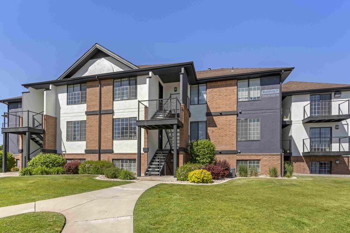 Exterior apartment building of The Branbury student apartments in Provo, Utah