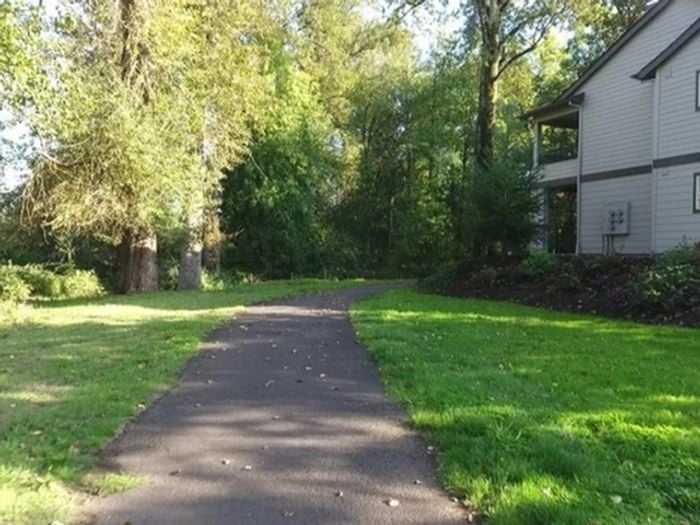 Access to Walking Path at Forest Hills in Eugene, Oregon