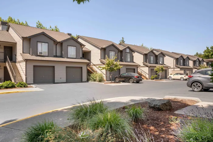 Attached Garages Available at Forest Hills in Eugene, Oregon