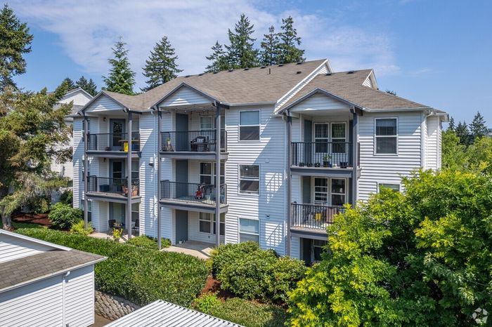 Grand Oaks Exterior at Grand Oaks apartment community in Corvallis, Oregon.