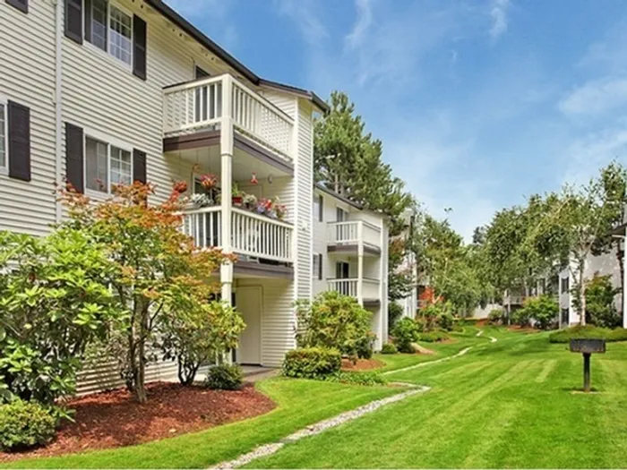 Beautifully maintained grounds and natural greenbelt setting at Greystone Meadows in Federal Way WA