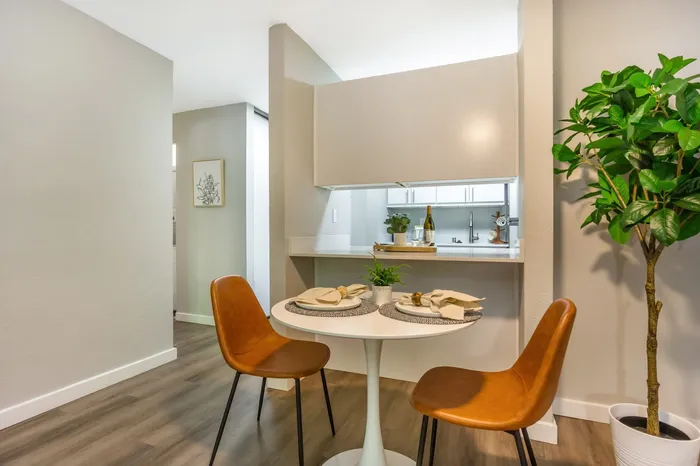 Modern Dining Area at Maplewood Park in Renton, Washington