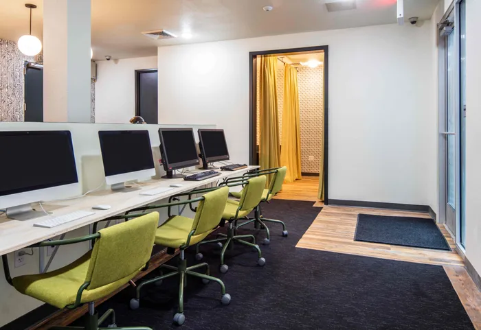 Fully Equipped Computer Lab at Republic on Main in Moscow, Idaho