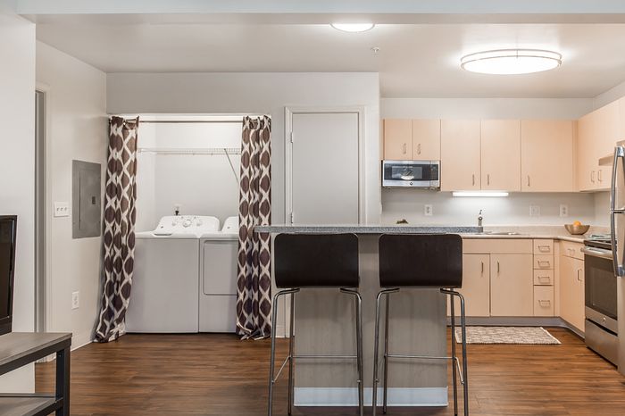 Upgraded Kitchen and In-Unit Washer/Dryer at Stadium Park Apartment Community in Eugene, Oregon