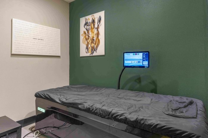 Hydro Massage at the Phoenix Sacramento Apartment Community in Sacramento, California