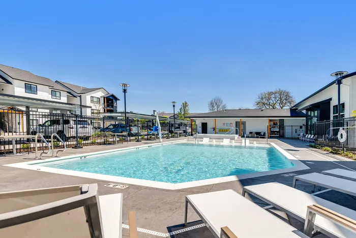 Resort-Style Pool and Spa at The Preserve on Goodpasture in Eugene, Oregon