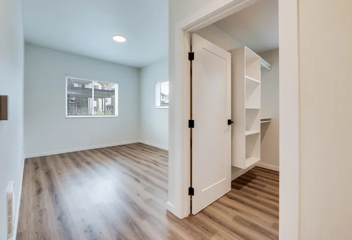 2x2 Bedroom & Walk-In Closet at The Preserve on Goodpasture in Eugene, Oregon